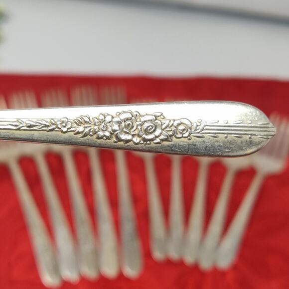 11X Silver Plate Dinner Salad Forks Nobility Plate Royal Rose Oneida - Picture 1 of 16